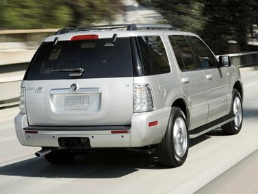 Mercury Mountaineer ثالثاً، دفع رباعي 5 أبواب — منظر خلفي أيمن