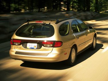 Mercury Sable رابعاً، واجون 5 أبواب — منظر خلفي أيمن