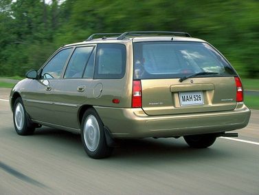 Mercury Tracer، واجون 5 أبواب — منظر خلفي أيسر