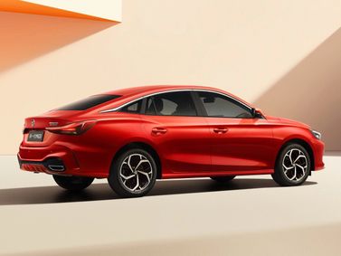 MG 5 (GT) II Рестайлинг (GT), Седан — вид сзади в три четверти