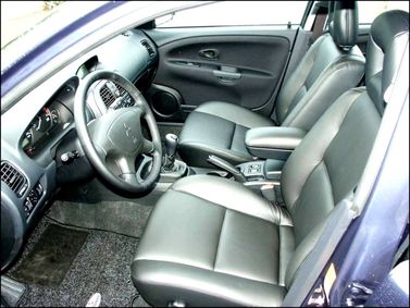 Mitsubishi Carisma I Рестайлинг, Лифтбэк — место водителя