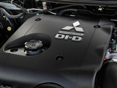Mitsubishi Challenger فيس ليفت الثاني، دفع رباعي 5 أبواب — حجرة المحرك