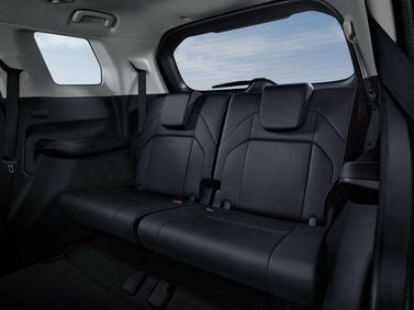 Mitsubishi Destinator, Внедорожник 5 дв. — задние сиденья