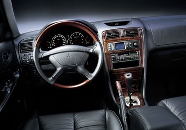 Mitsubishi Galant فيس ليفت الثامن، سيدان — لوحة القيادة