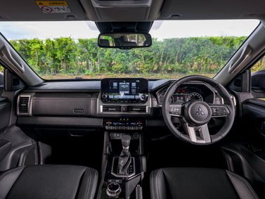 Mitsubishi L200 VI, Пикап двойная кабина — место водителя
