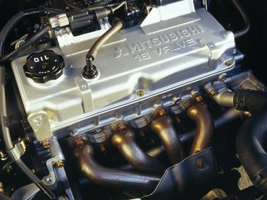 Mitsubishi Lancer IX, Универсал 5 дв. Cedia — моторный отсек