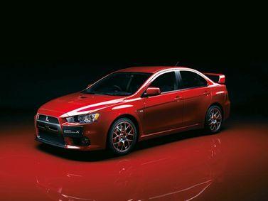 Mitsubishi Lancer Evolution X، سيدان — منظر أمامي أيمن