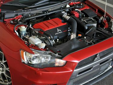 Mitsubishi Lancer Evolution X، سيدان — حجرة المحرك