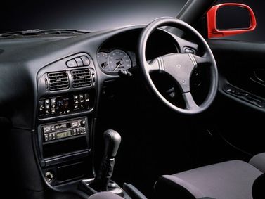 Mitsubishi Lancer Evolution I، سيدان — منطقة السائق