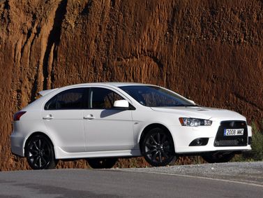Mitsubishi Lancer Ralliart X, Хэтчбек 5 дв. — вид спереди справа