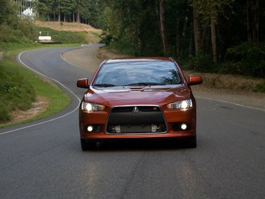 Mitsubishi Lancer Ralliart X, Седан — вид спереди