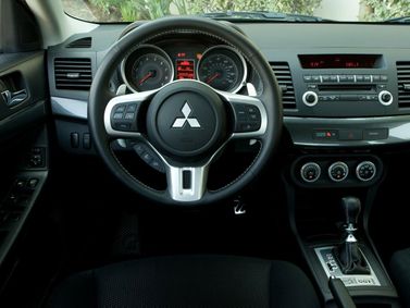 Mitsubishi Lancer Ralliart X, Седан — место водителя