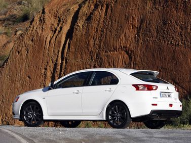 Mitsubishi Lancer Ralliart X, Хэтчбек 5 дв. — вид сзади справа