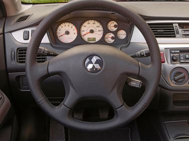 Mitsubishi Lancer Ralliart IX Рестайлинг, Седан — рулевое колесо