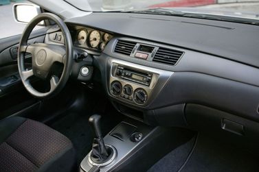 Mitsubishi Lancer Ralliart IX, Седан — передняя панель