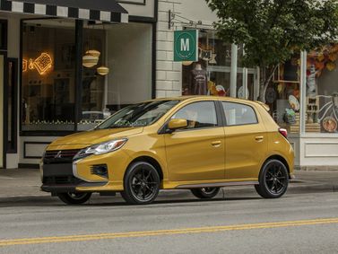 Mitsubishi Mirage عملية فيس ليفت السادس 2، هاتشباك 5 أبواب — منظر أمامي أيسر
