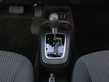 Mitsubishi Mirage VI Рестайлинг, Седан — селектор коробки передач