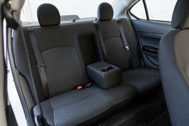 Mitsubishi Mirage VI Рестайлинг, Седан — задние сиденья
