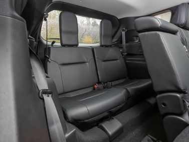 Mitsubishi Outlander IV, Внедорожник 5 дв. — задние сиденья