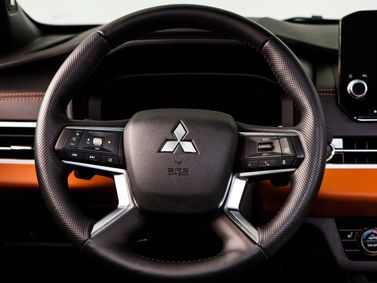 Mitsubishi Outlander IV, Внедорожник 5 дв. — рулевое колесо