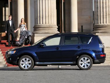 Mitsubishi Outlander II Рестайлинг, Внедорожник 5 дв. — вид слева