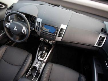 Mitsubishi Outlander II Рестайлинг, Внедорожник 5 дв. — передняя панель