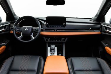Mitsubishi Outlander IV, Внедорожник 5 дв. — место водителя
