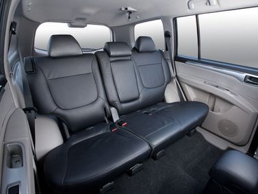 Mitsubishi Pajero Sport فيس ليفت الثاني، دفع رباعي 5 أبواب — المقاعد الخلفية