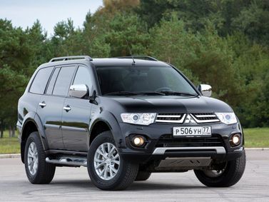 Mitsubishi Pajero Sport فيس ليفت الثاني، دفع رباعي 5 أبواب — منظر أمامي أيسر