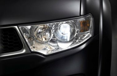 Mitsubishi Pajero Sport ثانياً، دفع رباعي 5 أبواب — المصباح الأمامي