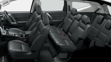 Mitsubishi Pajero Sport ثالثاً فيس ليفت، دفع رباعي 5 أبواب — منظر عام للمقصورة