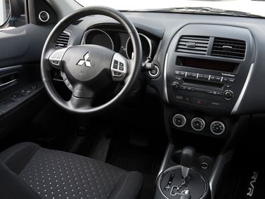 Mitsubishi RVR ثالثاً، دفع رباعي 5 أبواب — منطقة السائق