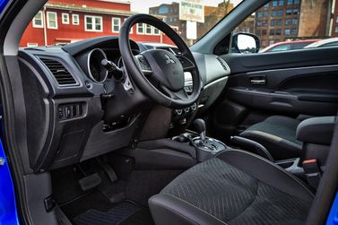 Mitsubishi RVR ثالثاً فيس ليفت، دفع رباعي 5 أبواب — منطقة السائق