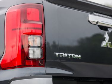 Mitsubishi Triton سادساً، بيك أب بكابينة مزدوجة — المصباح الخلفي