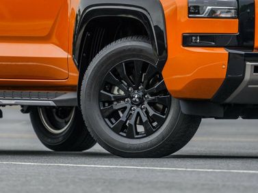 Mitsubishi Triton VI, Пикап одинарная кабина — вид спереди справа
