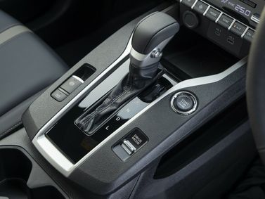 Mitsubishi Xforce، دفع رباعي 5 أبواب — محدد ناقل الحركة