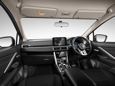 Mitsubishi Xpander I تجميل الوجه 2، دفع رباعي 5 أبواب — منطقة السائق
