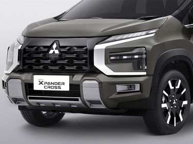 Mitsubishi Xpander I تجميل الوجه 2، دفع رباعي 5 أبواب Cross — منظر أمامي
