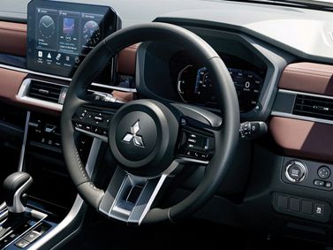 Mitsubishi Xpander I تجميل الوجه 2، دفع رباعي 5 أبواب Cross — منطقة السائق