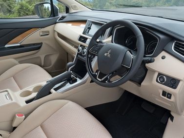 Mitsubishi Xpander I, Внедорожник 5 дв. — место водителя