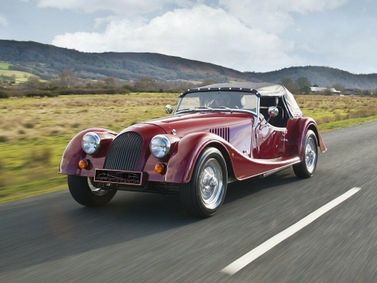 Morgan Plus 4, Спидстер — вид спереди слева