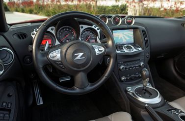 Nissan 370Z أنا فيس ليفت، رودستر — منطقة السائق