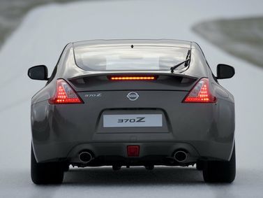 Nissan 370Z I، كوبيه — منظر خلفي