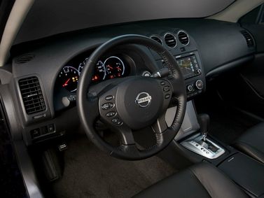 Nissan Altima عملية فيس ليفت IV (L32)، سيدان — منطقة السائق