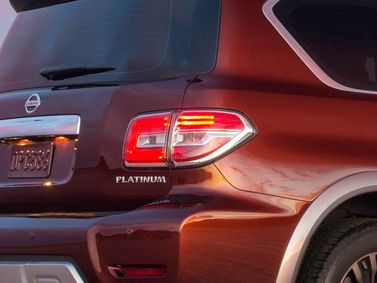 Nissan Armada ثانياً، دفع رباعي 5 أبواب — الجزء الخلفي من السيارة عن قرب