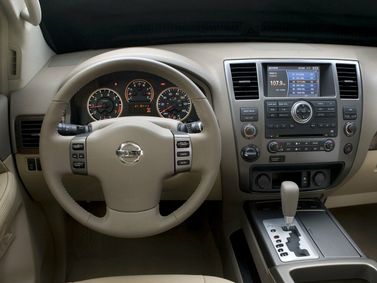 Nissan Armada أنا فيس ليفت، دفع رباعي 5 أبواب — منطقة السائق