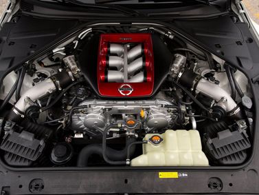 Nissan GT-R أنا فيس ليفت 3، كوبيه Nismo — حجرة المحرك