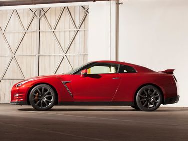 Nissan GT-R أنا فيس ليفت 2، كوبيه — منظر من الجانب الأيسر