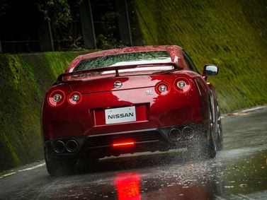 Nissan GT-R أنا فيس ليفت 2، كوبيه — منظر خلفي