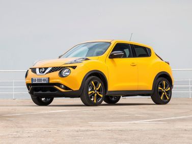 Nissan Juke أنا فيس ليفت، دفع رباعي 5 أبواب — منظر أمامي أيمن
